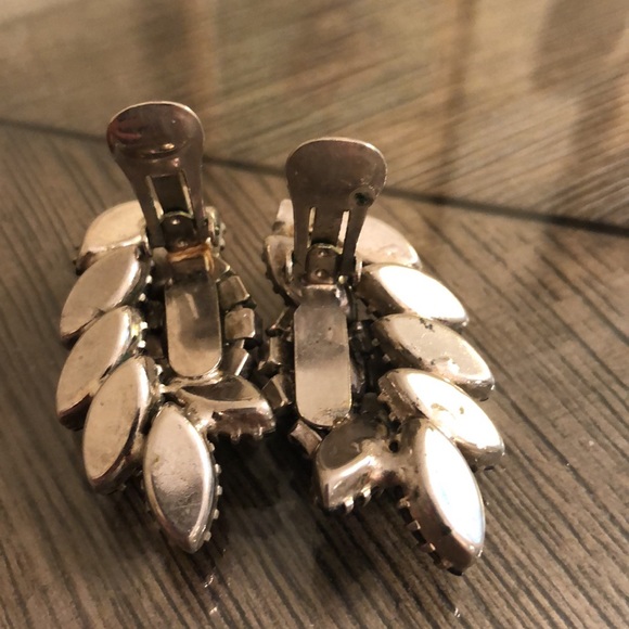 Vintage Black Glass Rhinestone Cluster Clip Earrings - Picture 7 of 15